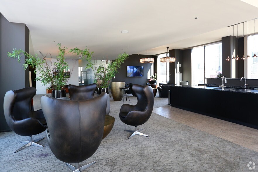 More Photos Of 123 N Desplaines St, Chicago Apartments For Lease