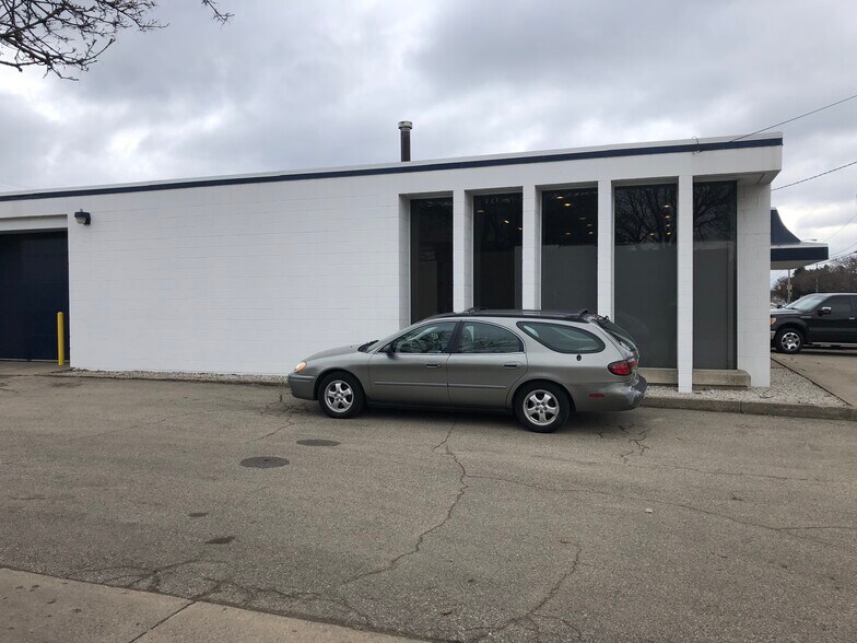 More Photos Of 1254 Scribner Ave NW, Grand Rapids Manufacturing For Sale