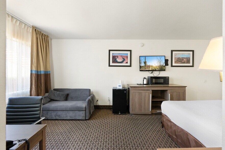 More Photos Of 430 E Route 66, Williams Hotel For Sale