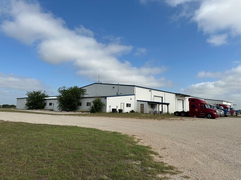 More Photos Of 2995 County Road 430, Pleasanton Warehouse For Sale