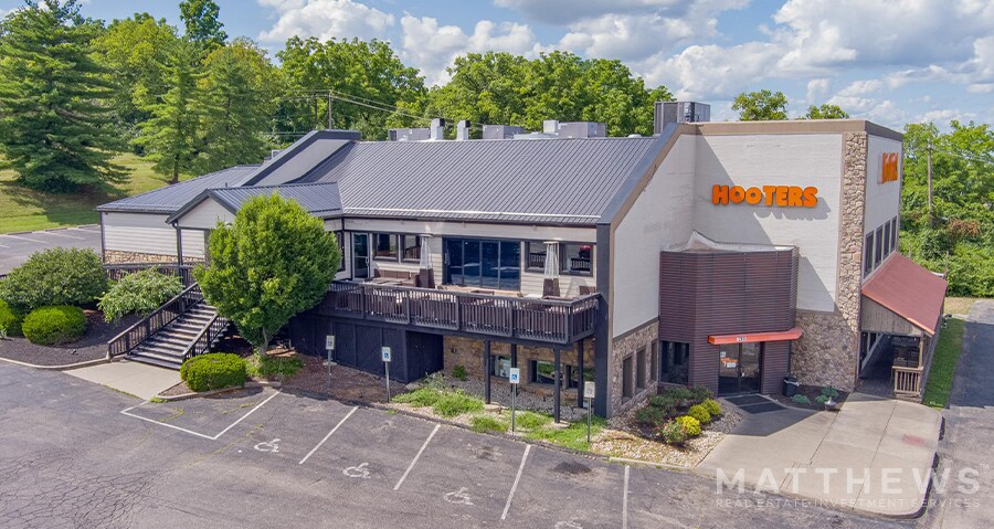 More Photos Of 12183-12185 Springfield Pike, Cincinnati Restaurant For Lease