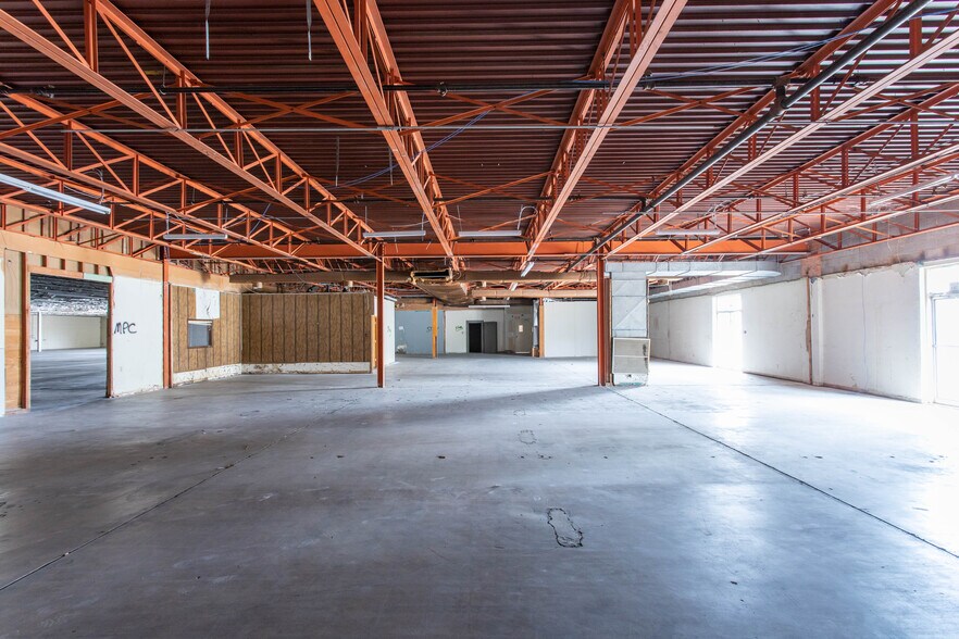 More Photos Of 2200 5th St, Wichita Falls Warehouse For Lease