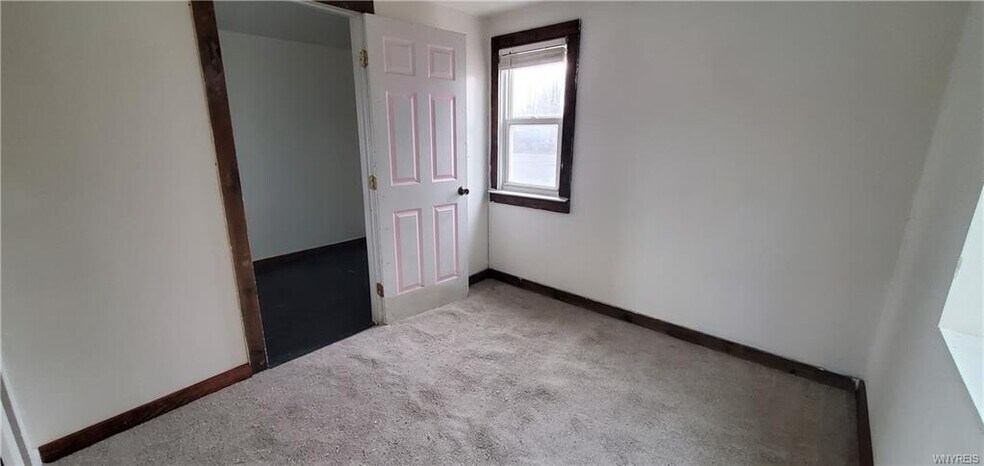 More Photos Of 6865 Erie Rd, Derby Restaurant For Sale