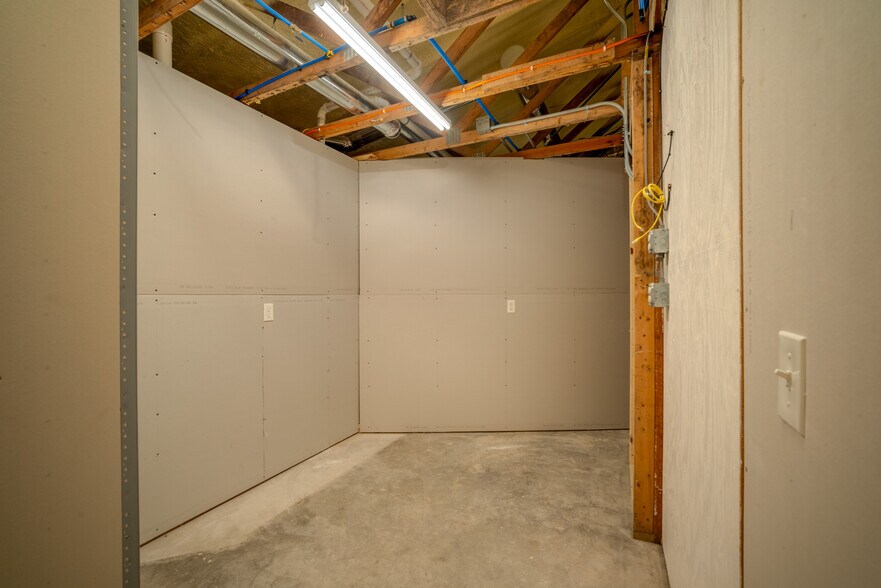 More Photos Of 508 E Houghton Ave, West Branch Freestanding For Sale