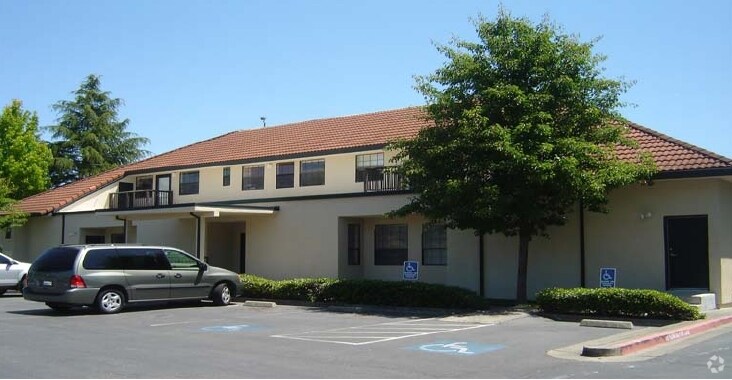 More Photos Of 1331 Medical Center Dr, Rohnert Park Medical For Lease