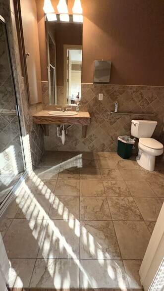 More Photos Of 1716 Chadwick Ct, Hurst Medical For Sale