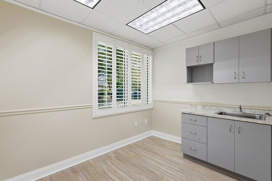 More Photos Of 1690 Dunlawton Ave, Port Orange Medical For Lease