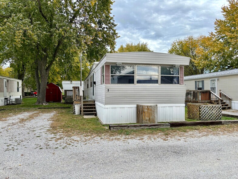 More Photos Of 521 S Emmett St, Virden Manufactured Housing Mobile Home Park For Sale