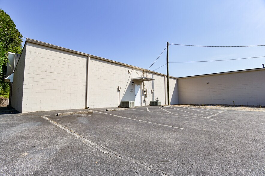 More Photos Of 4124 Highway 278 NE, Covington Office For Sale