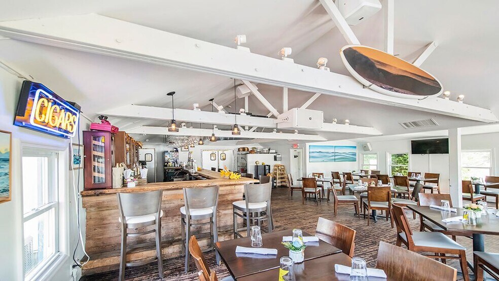 More Photos Of 63 S Euclid Ave, Montauk Restaurant For Sale