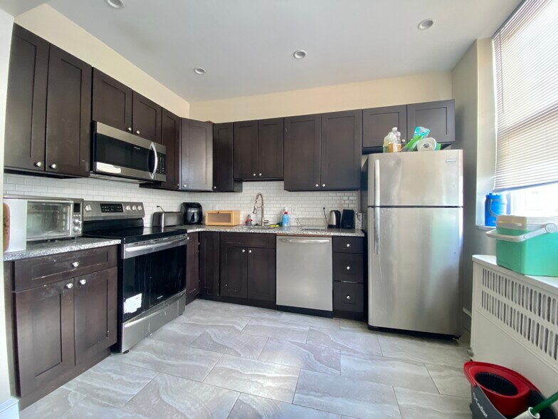 More Photos Of 8329 Delaware Ave, Upper Darby Service For Sale