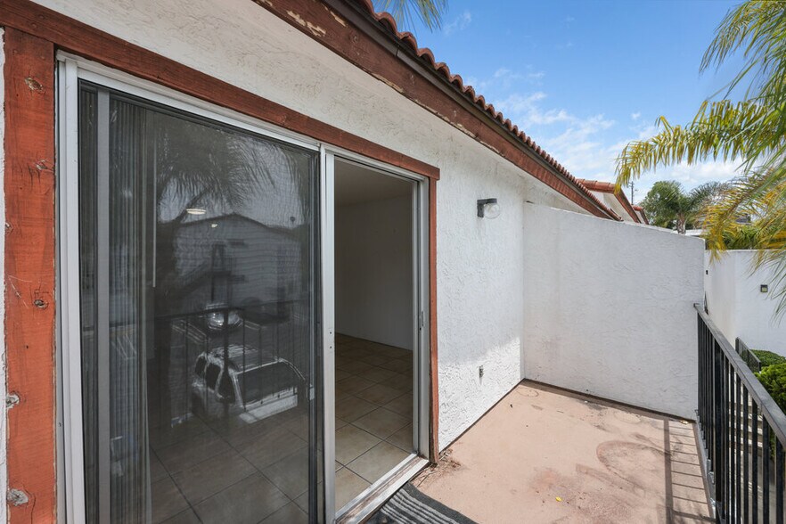 More Photos Of 380 Plymouth Dr, Vista Apartments For Sale