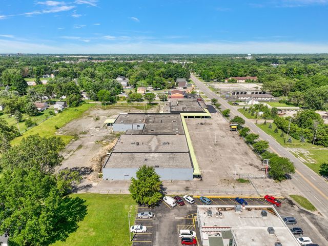 More Photos Of 3402 Richfield Rd, Flint Freestanding For Lease