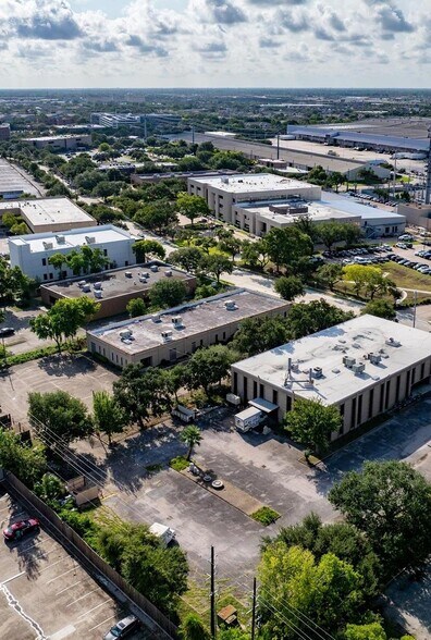 More Photos Of 1325 La Concha Ln, Houston Land For Sale