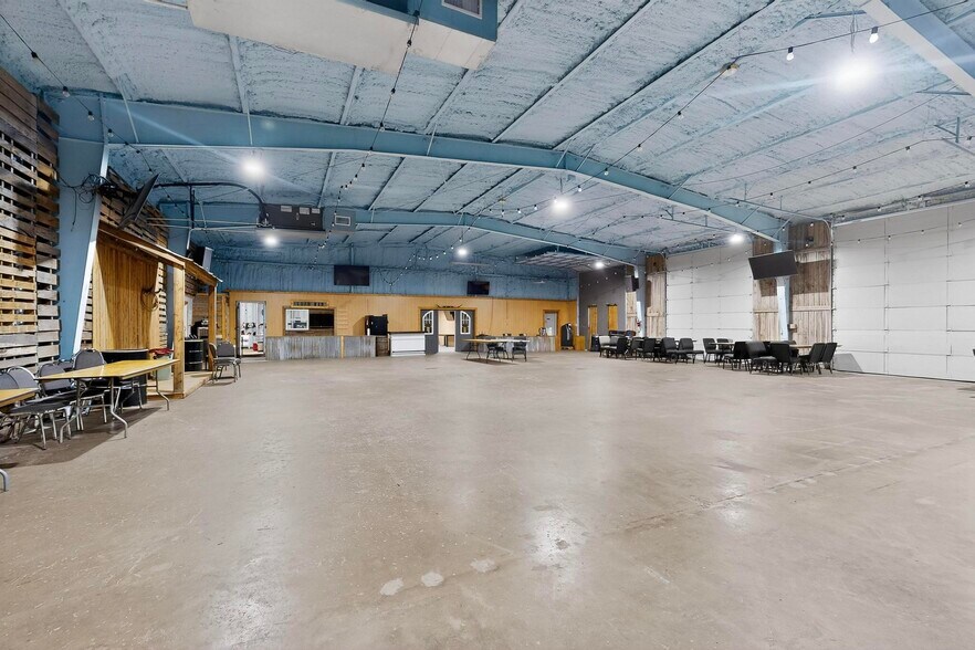 More Photos Of 700 E Main St, Richland Warehouse For Sale