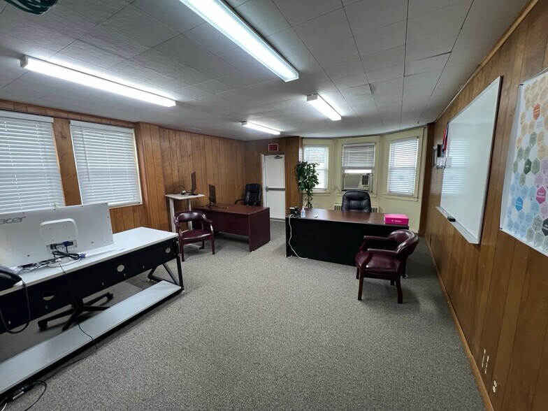 More Photos Of 101 E Township Line Rd, Upper Darby General Retail For Sale