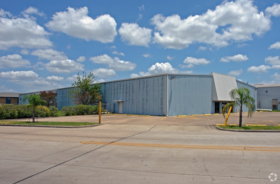 Primary Photo Of 1001 Allen Genoa Rd, South Houston Warehouse For Lease