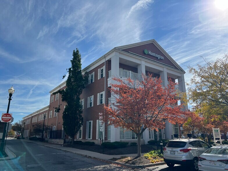 More Photos Of 221 S Church St, Bowling Green Office For Lease