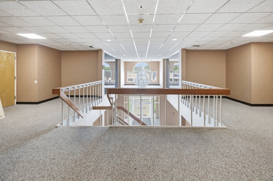 More Photos Of 475 E Main St, Patchogue Medical For Sale