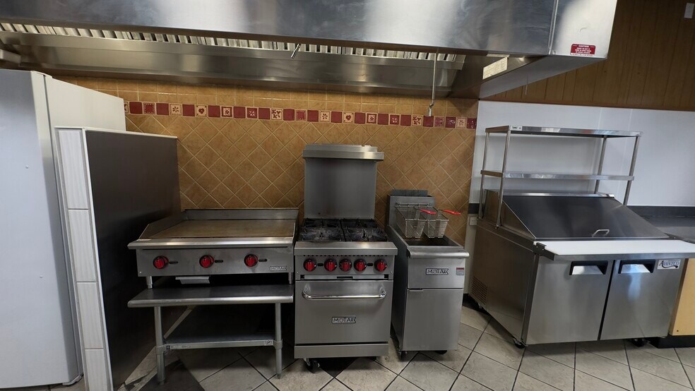 More Photos Of 3395 Schuylkill Rd, Spring City Service Station For Lease