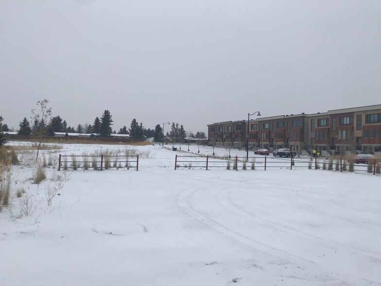More Photos Of 25 Greenbriar Dr NW, Calgary Unknown For Lease