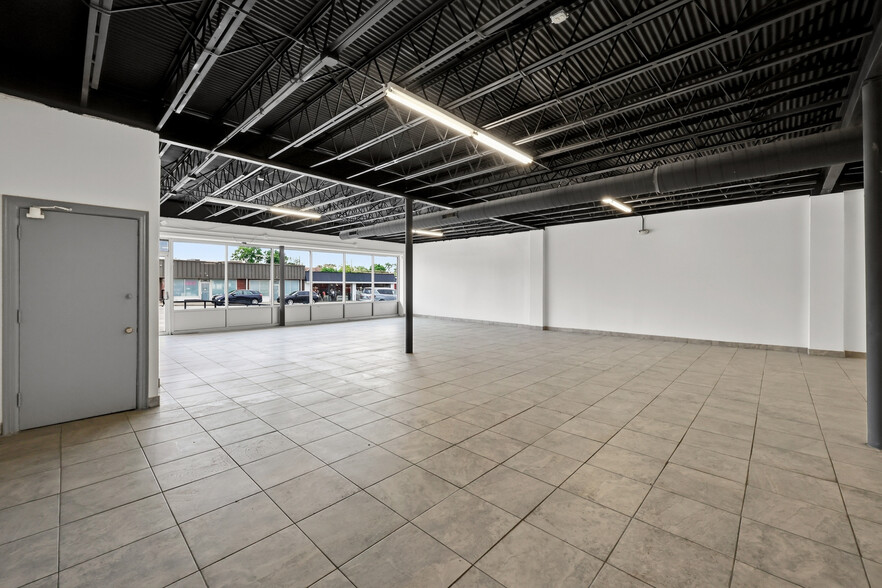 More Photos Of 937 Winchester Rd, Lexington Storefront For Lease