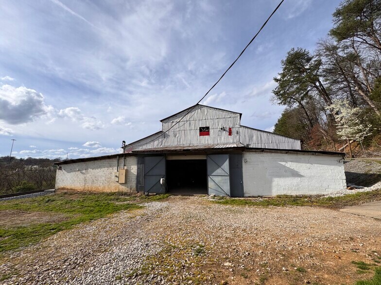 More Photos Of 4001 Bruhin Rd, Knoxville Warehouse For Sale