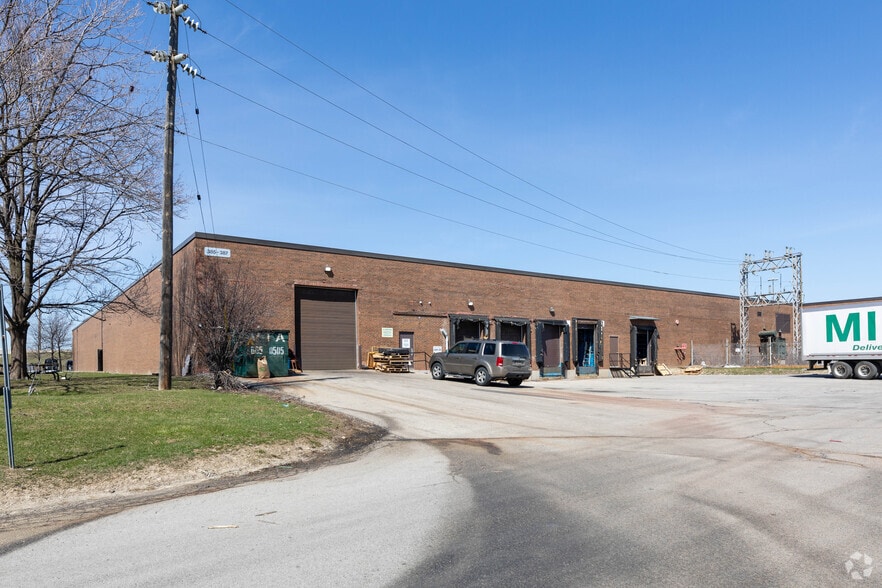 More Photos Of 385-387 Carlingview Dr, Toronto Manufacturing For Sale