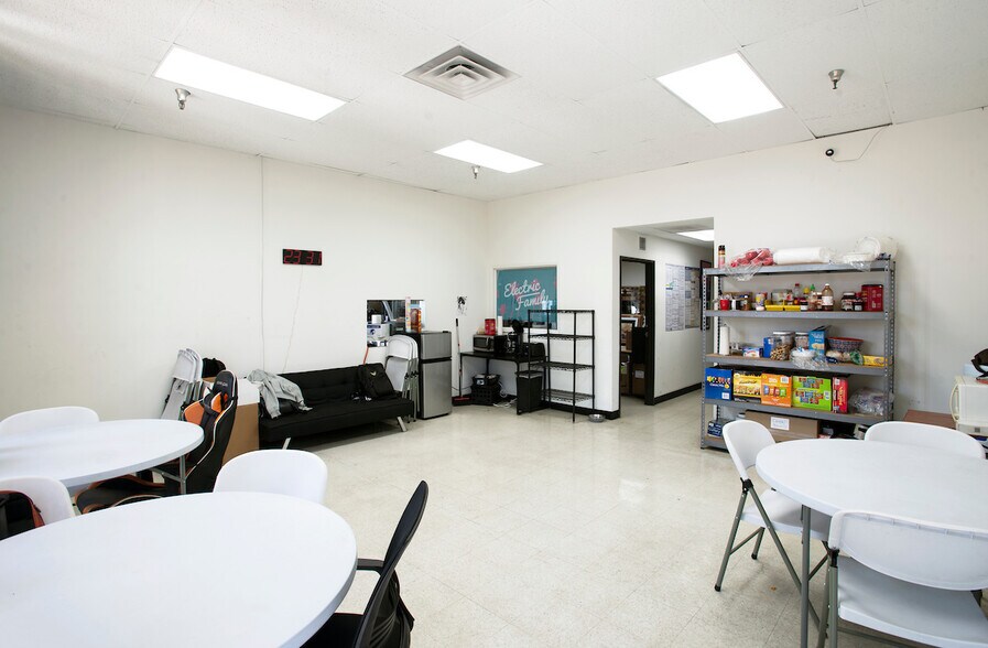 More Photos Of 1771-1837 E 46th St, Los Angeles Warehouse For Lease