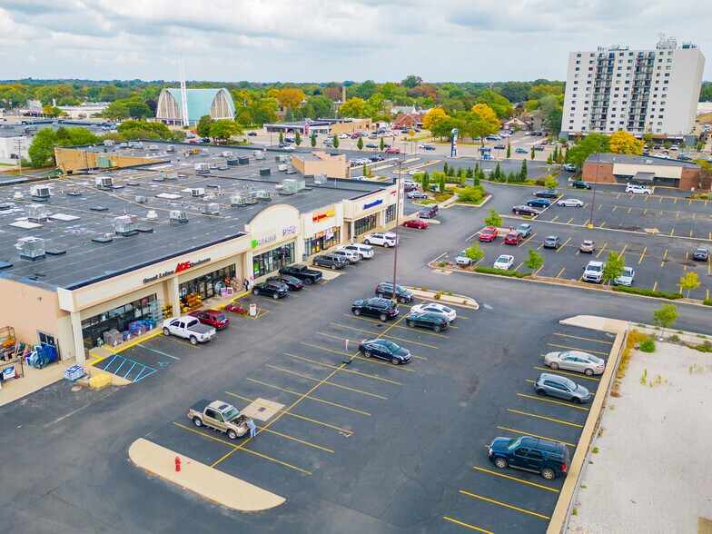 More Photos Of 25005-25029 Van Dyke Ave, Center Line Freestanding For Lease