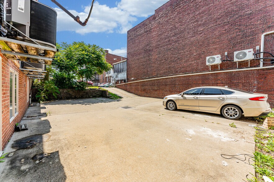 More Photos Of 214 Wall St, Morgantown Apartments For Sale