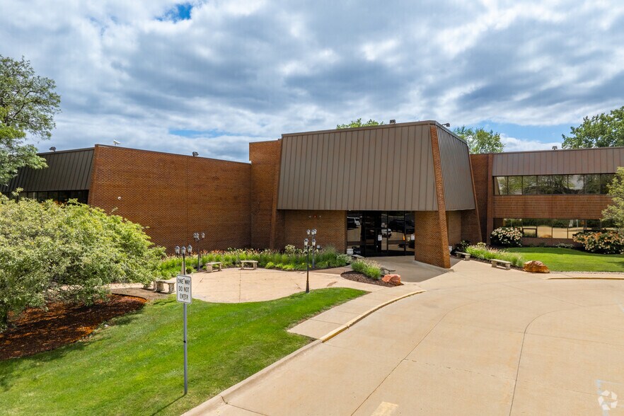 More Photos Of 876 Horace Brown Dr, Madison Heights Office For Sale