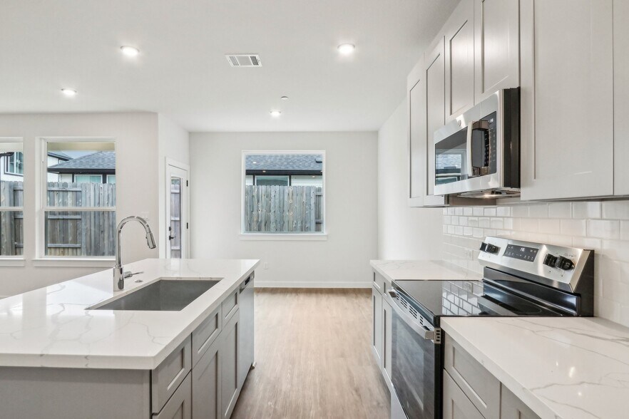 More Photos Of 2600 Gattis School Rd, Round Rock Multifamily For Sale