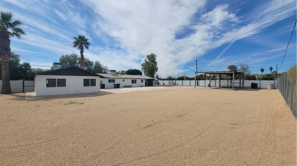 More Photos Of 1380 W Caroline Ln, Tempe Warehouse For Lease