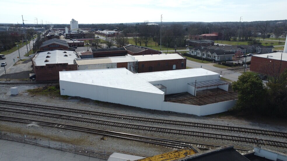 More Photos Of 924 9th Ave, Columbus Warehouse For Lease
