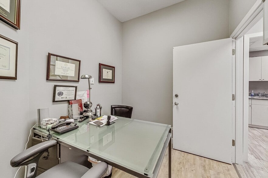 More Photos Of 2623 N Halsted St, Chicago Medical For Lease