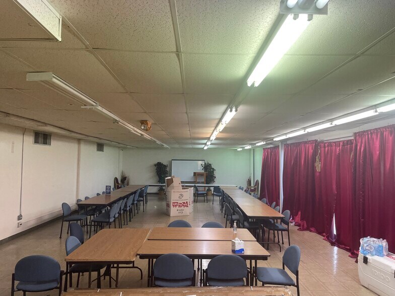 More Photos Of 94-076 Leokane St, Waipahu Warehouse For Lease