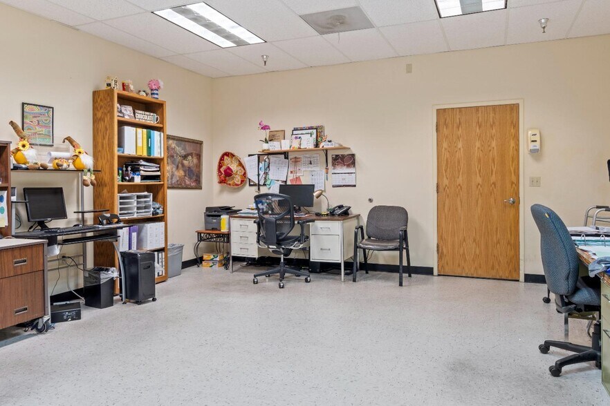More Photos Of 1052 C St, Fresno Office For Sale
