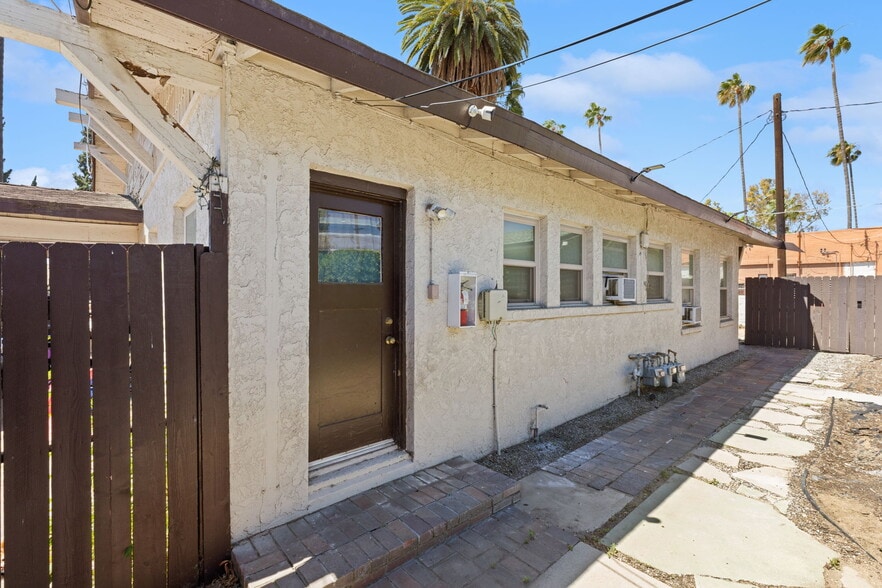 More Photos Of 480 W 18th St, San Bernardino Apartments For Sale