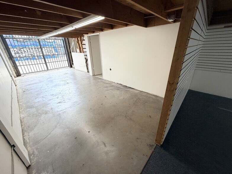 More Photos Of 1140-1146 S Main St, Los Angeles Storefront For Lease