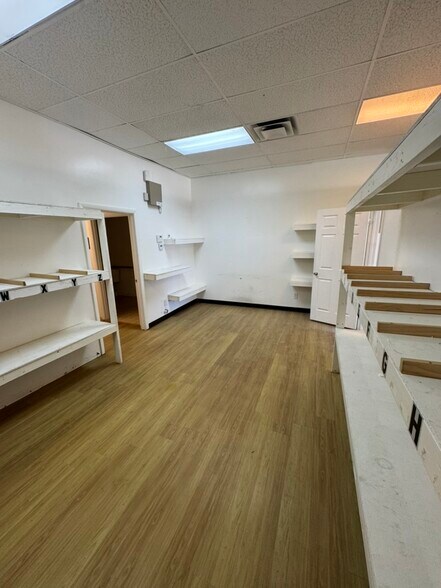 More Photos Of 4875-4889 S Redwood Rd, Salt Lake City General Retail For Lease