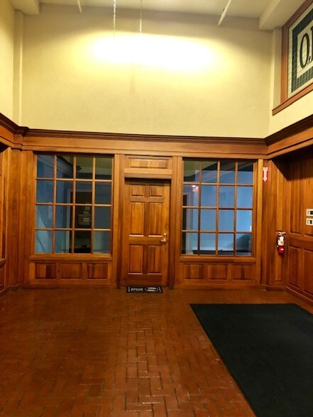 More Photos Of 231 Capitol St, Charleston Office For Lease