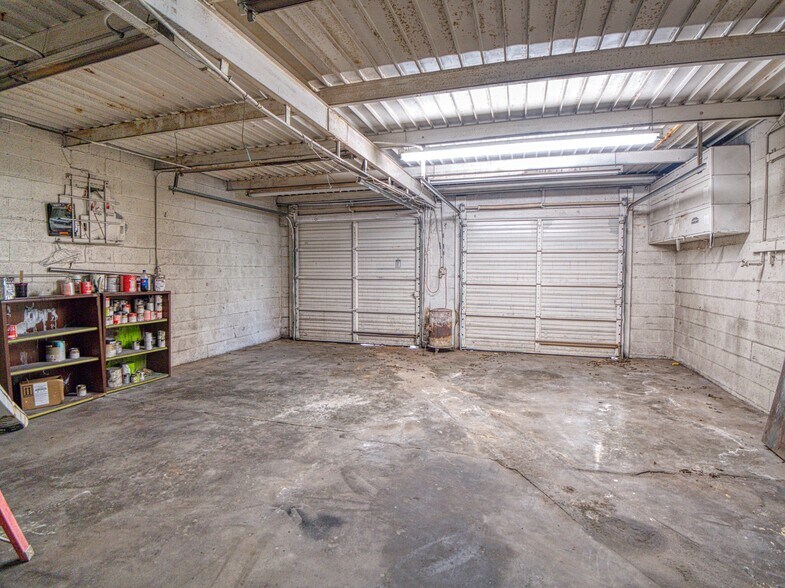 More Photos Of 3901 NE 23rd St, Oklahoma City Auto Repair For Lease