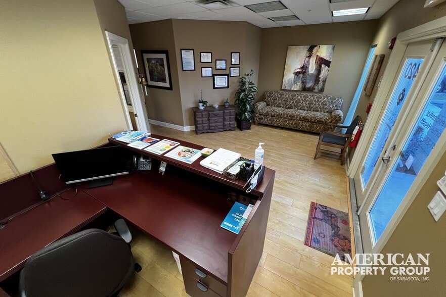 More Photos Of 420 S Tamiami Trl, Osprey Office For Sale