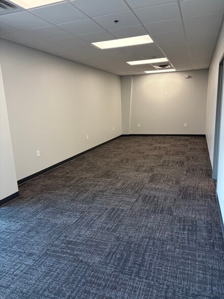 More Photos Of 8229 Tyner Rd, Colfax Light Distribution For Lease