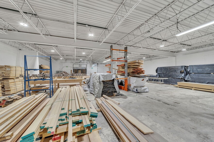 More Photos Of 2685 Durango Dr, Colorado Springs Warehouse For Lease