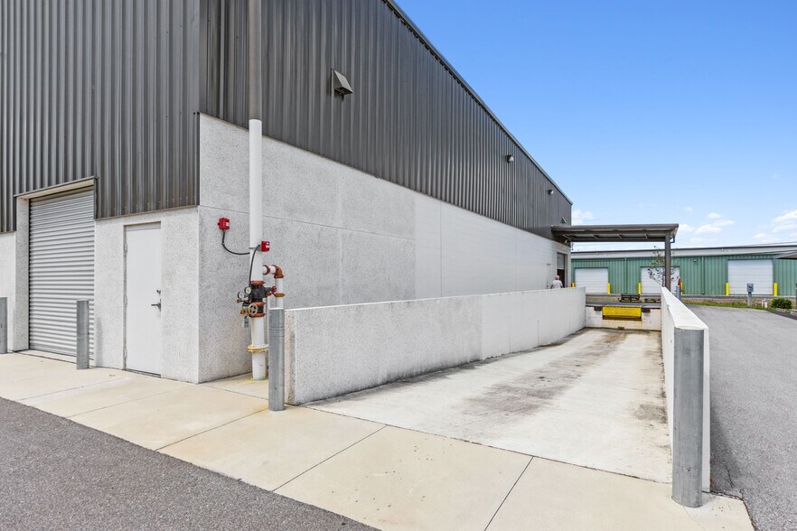 More Photos Of 11800 31st Ct N, Saint Petersburg Warehouse For Lease