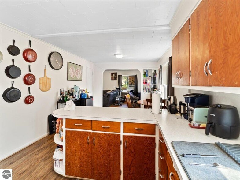 More Photos Of 180 S Benzie Blvd, Beulah Storefront Retail Office For Sale