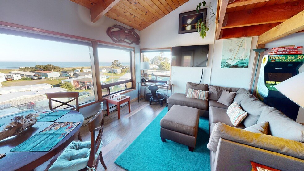 More Photos Of 29430 Ellensburg Ave, Gold Beach Restaurant For Sale