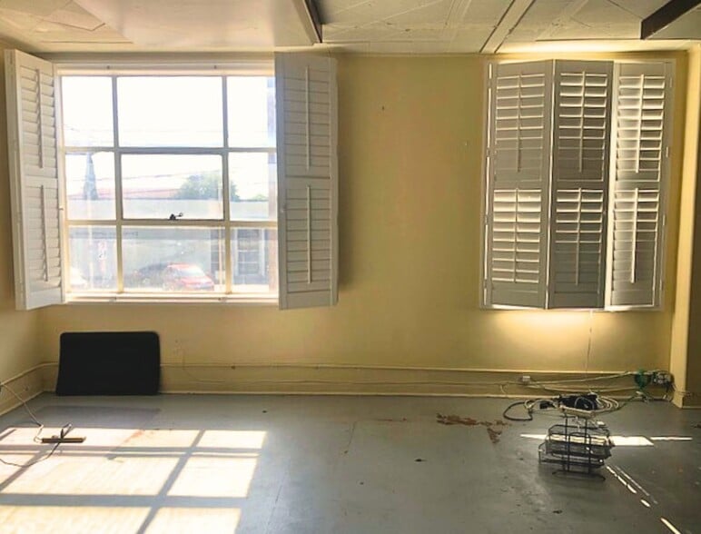 More Photos Of 5608 Soto St, Huntington Park Light Manufacturing For Lease